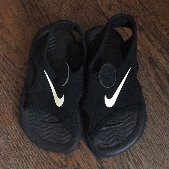 nike sandals size 6
